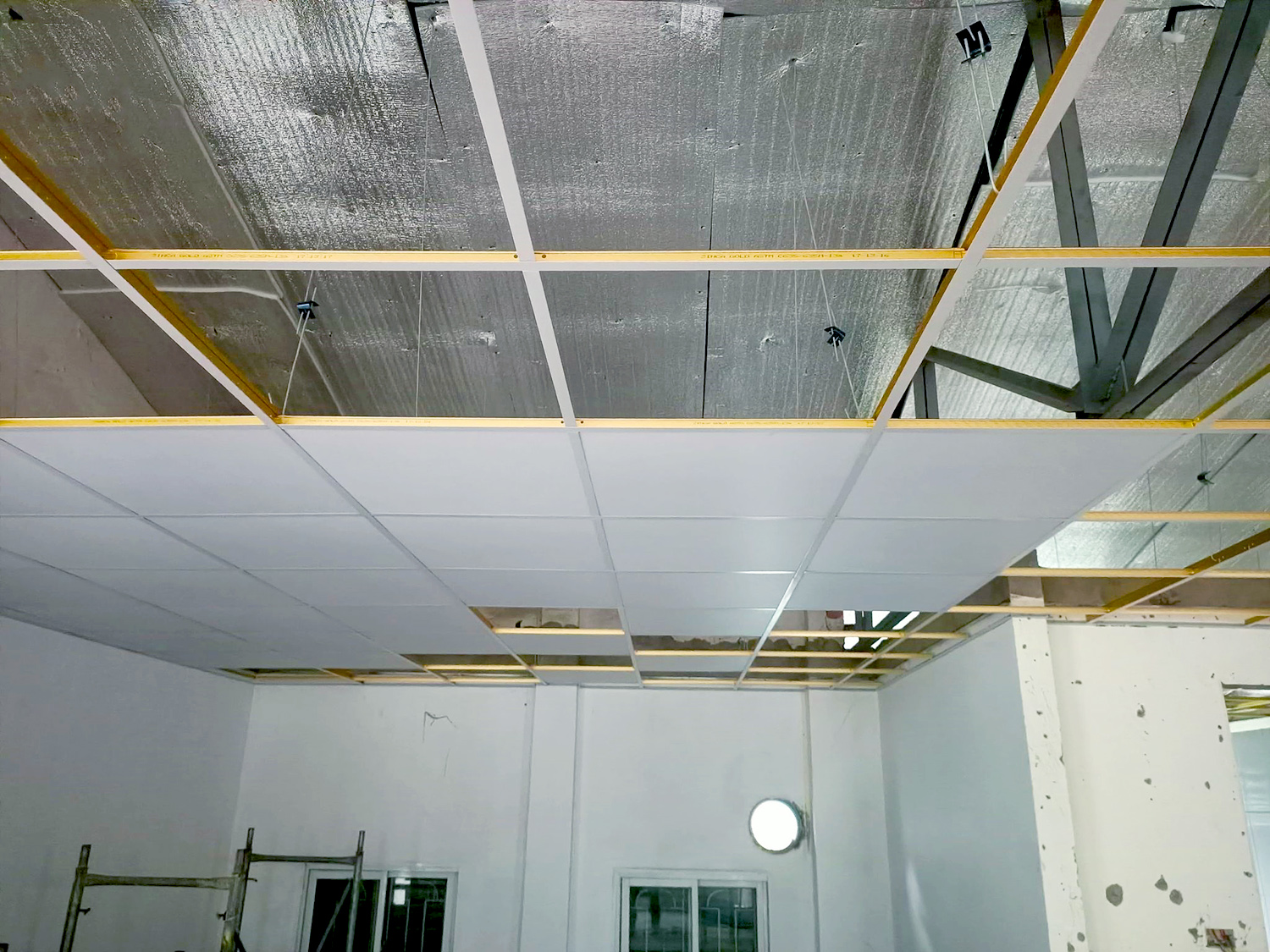 Khung xương trần nhà Vhome được thiết kế dễ dàng thi công và lắp đặt